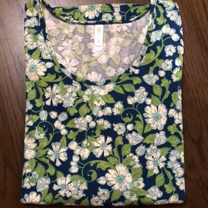 LulaRoe Perfect tee in Large.